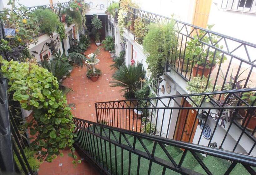 اتاق استاندارد سه نفره, Hostal El Patio