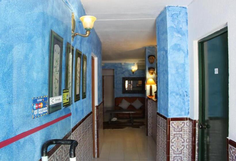 اتاق استاندارد سه نفره, Hostal El Patio