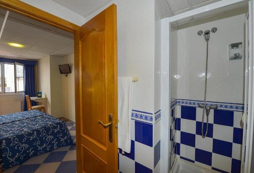 اتاق استاندارد, Hostal Linares