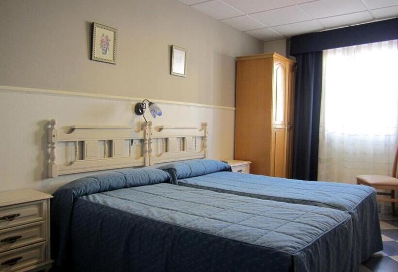 اتاق استاندارد, Hostal Linares