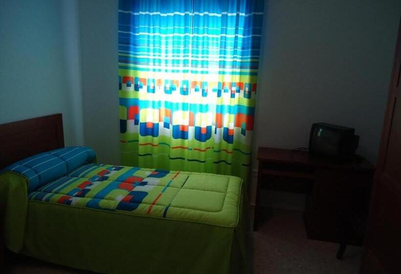 اتاق استاندارد یک نفره, Hostal Los Claveles