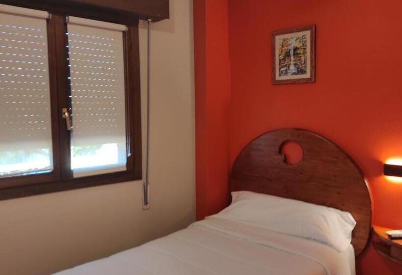 اتاق استاندارد یک نفره, Hostal Suetxe