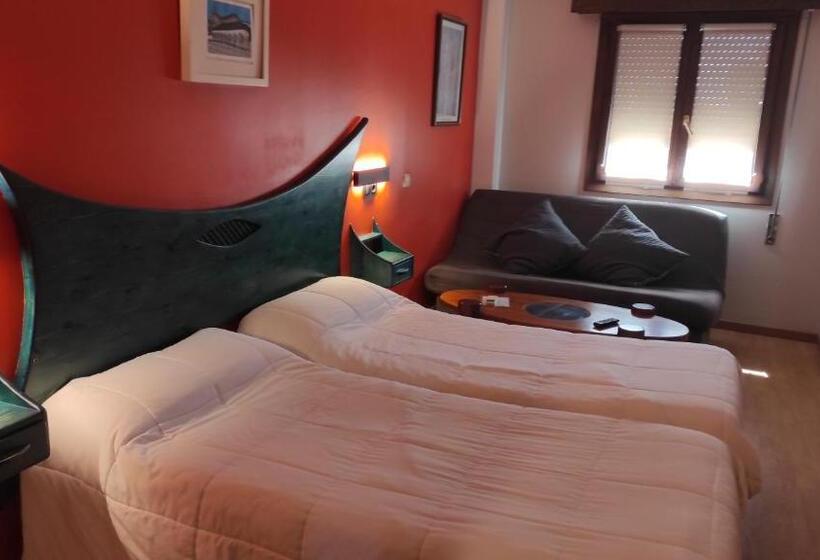 اتاق ساده سه‌ نفره, Hostal Suetxe