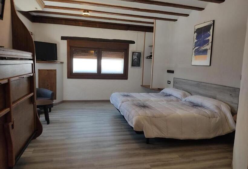 اتاق لوکس, Hostal Suetxe