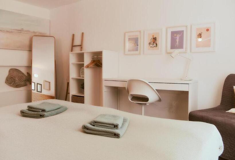 اتاق استاندارد با تخت بزرگ, Balili Surf House
