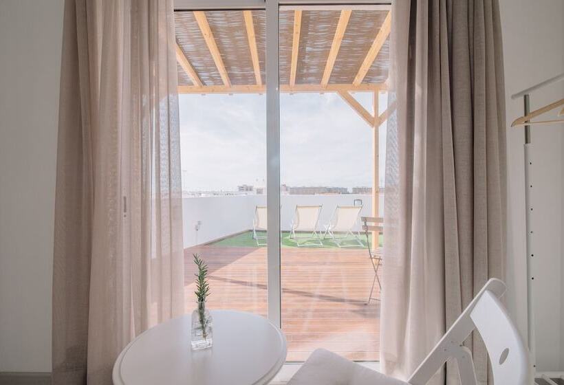 اتاق لوکس, Guestmar
