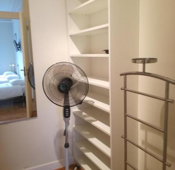 اتاق استاندارد سه تخته با سرویس بهداشتی مشترک, Lxroller Premium Guesthouse