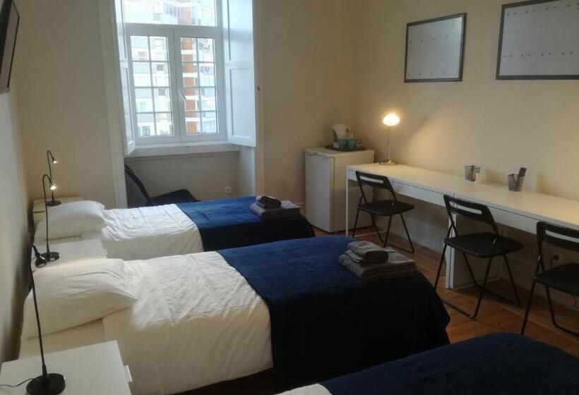 اتاق استاندارد سه تخته با سرویس بهداشتی مشترک, Lxroller Premium Guesthouse