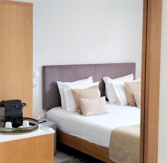 سوییت جونیور, Souto Guest House