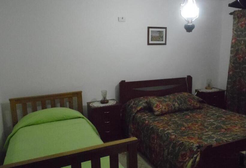 اتاق خانوادگی, Hospedagem Chave D Ouro