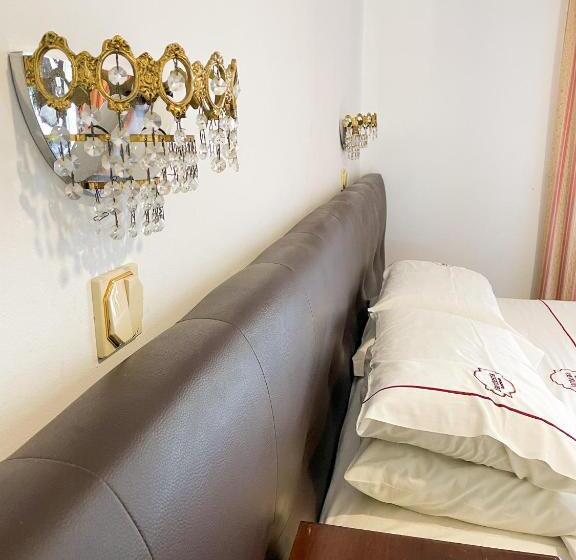 اتاق استاندارد با بالکن, Jantesta Guest House