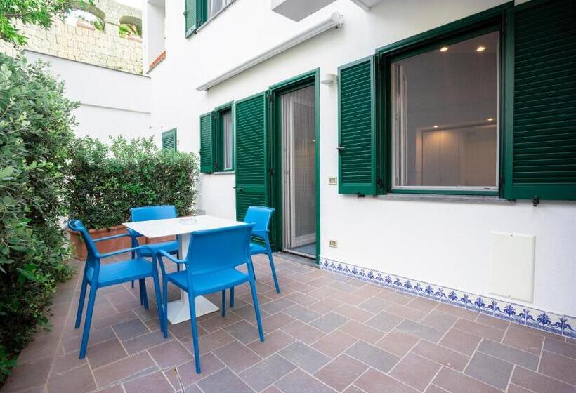 استودیوی سوپریور, Il Soffio Di Tifeo   Resort