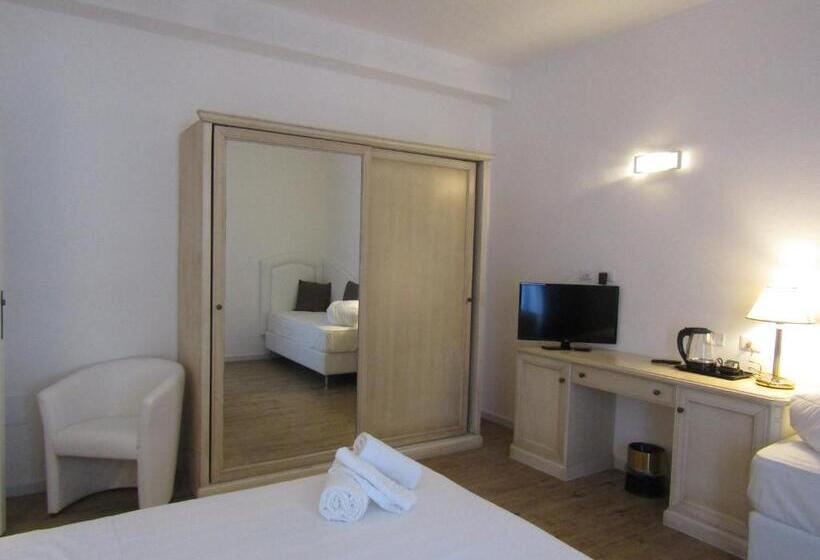 اتاق راحتی سه تخته, Arenosu Comfort Country Resort