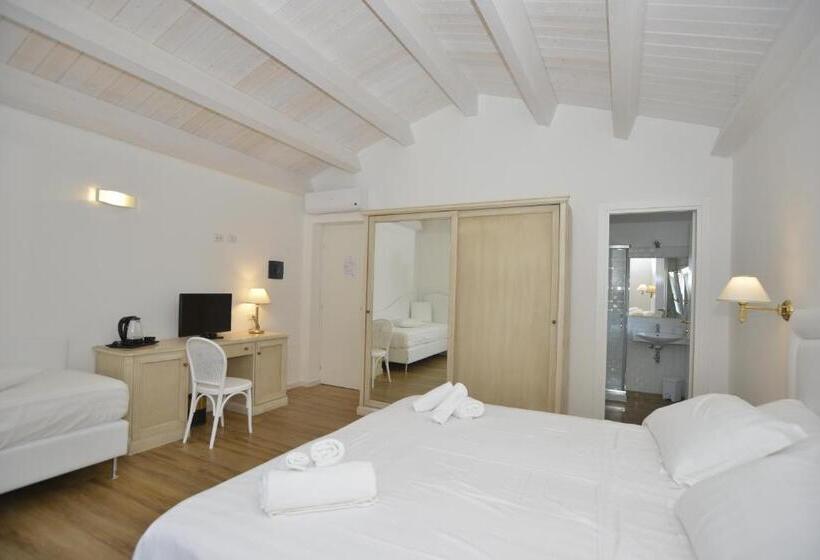 اتاق استاندارد سه تخته با چشم‌انداز باغ, Arenosu Comfort Country Resort