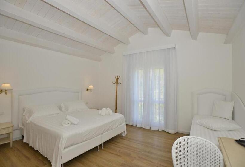اتاق استاندارد سه تخته با چشم‌انداز باغ, Arenosu Comfort Country Resort
