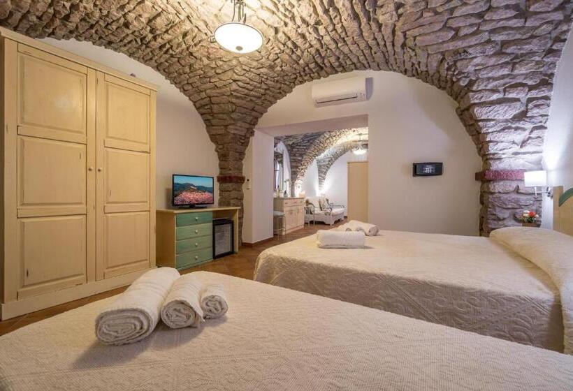 اتاق خانوادگی, Bosa Queen House