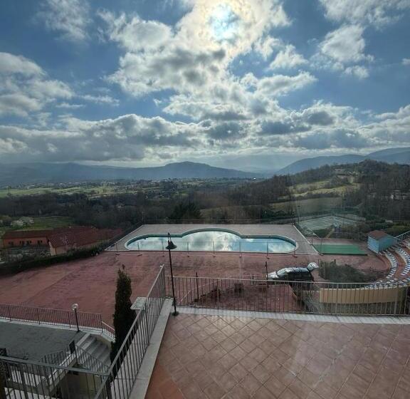 آپارتمان 1 خوابه با چشم‌انداز استخر, Residenza Vallefiorita