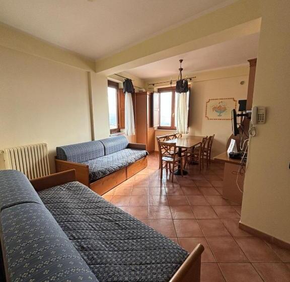 آپارتمان 1 خوابه با چشم‌انداز استخر, Residenza Vallefiorita
