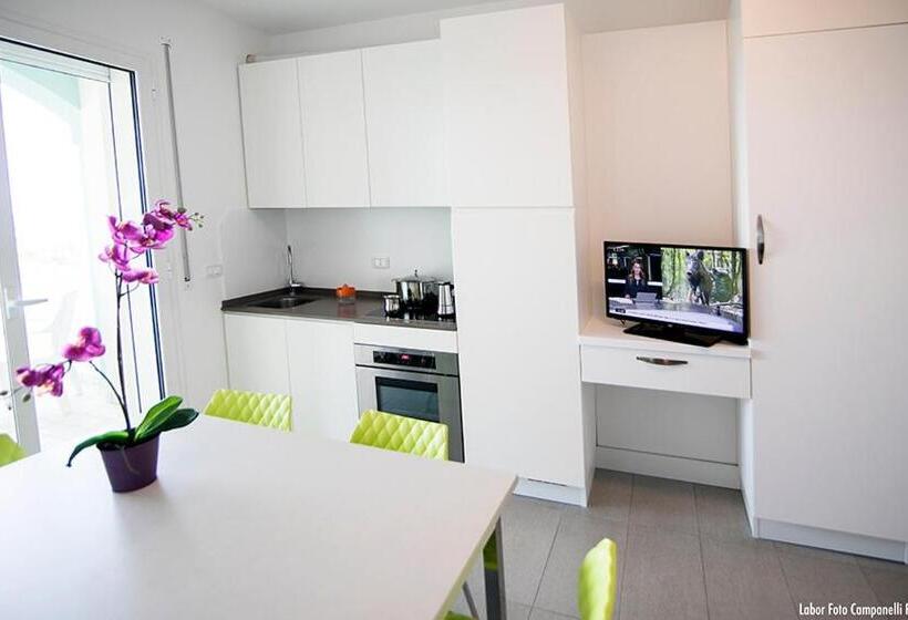 آپارتمان 2 خوابه, Residence Acquasuite