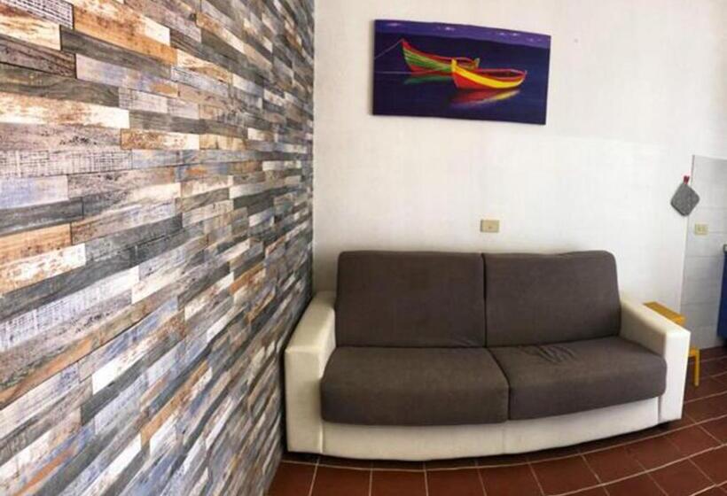 استودیوی استاندارد, Residence Il Pavone