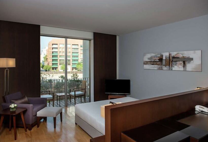 اتاق استاندارد با تخت دوبل, Hilton Beirut Downtown