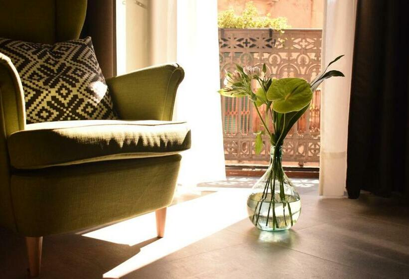 اتاق استاندارد سه تخته با بالکن, Cento Tari' Guest House