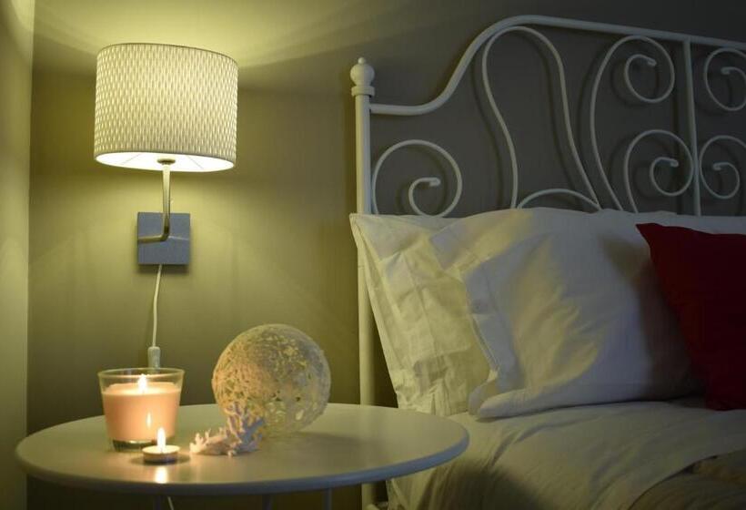 اتاق استاندارد با بالکن, Cento Tari' Guest House