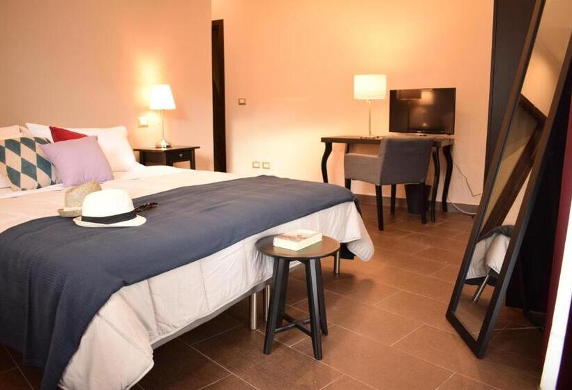 Standard Triple Room with Terrace, Cento Tari' Guest House