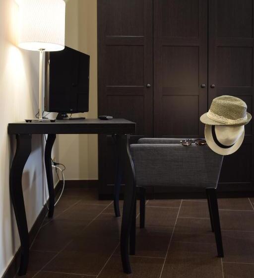 Standard Triple Room with Terrace, Cento Tari' Guest House