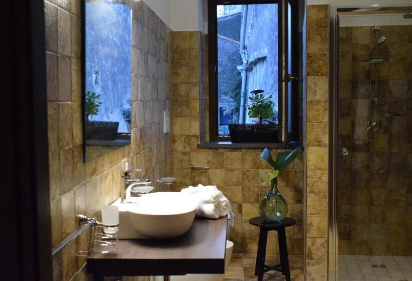 Standard Triple Room with Terrace, Cento Tari' Guest House