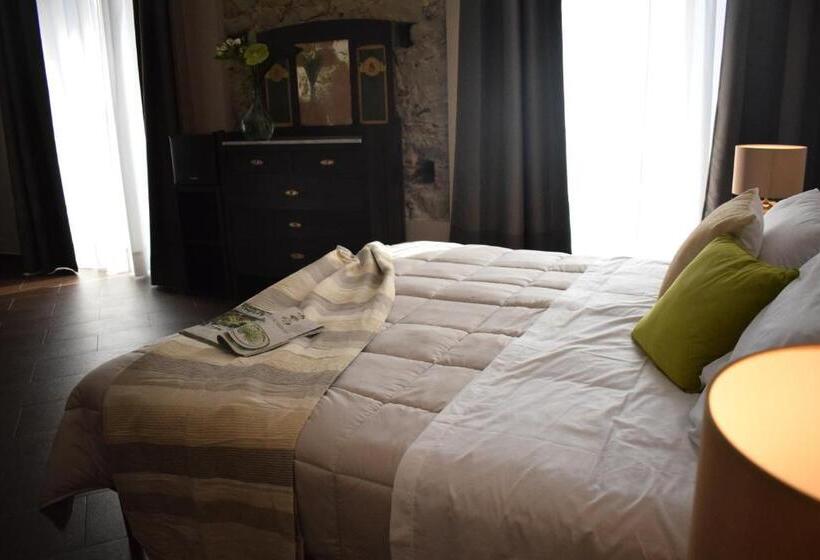 اتاق استاندارد سه نفره, Cento Tari' Guest House