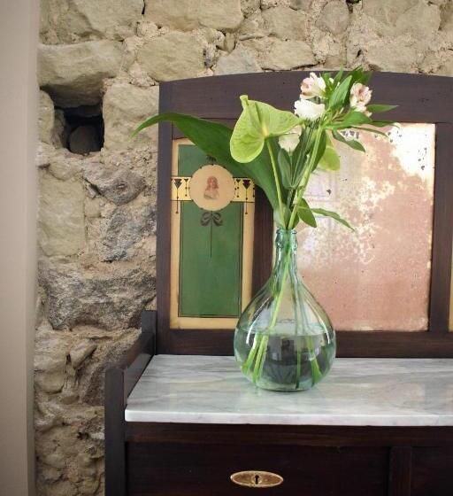 اتاق استاندارد سه نفره, Cento Tari' Guest House