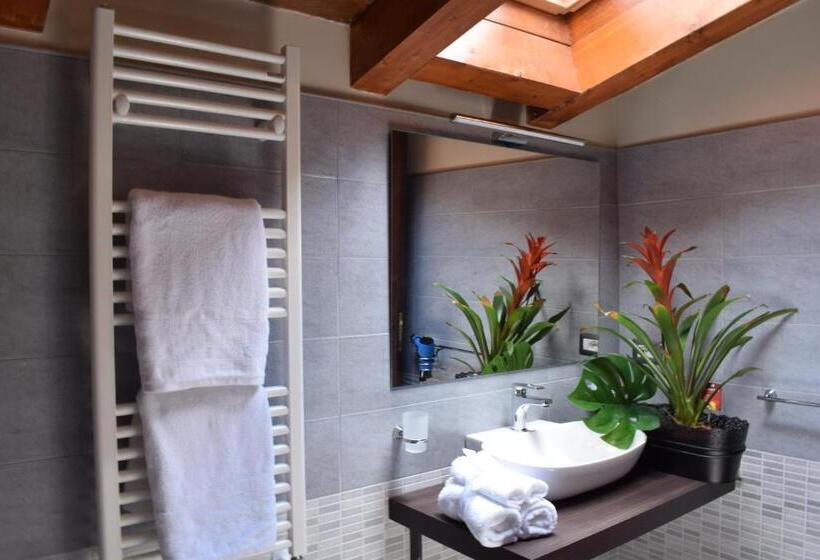 سوئیت جونیور با تراس, Cento Tari' Guest House