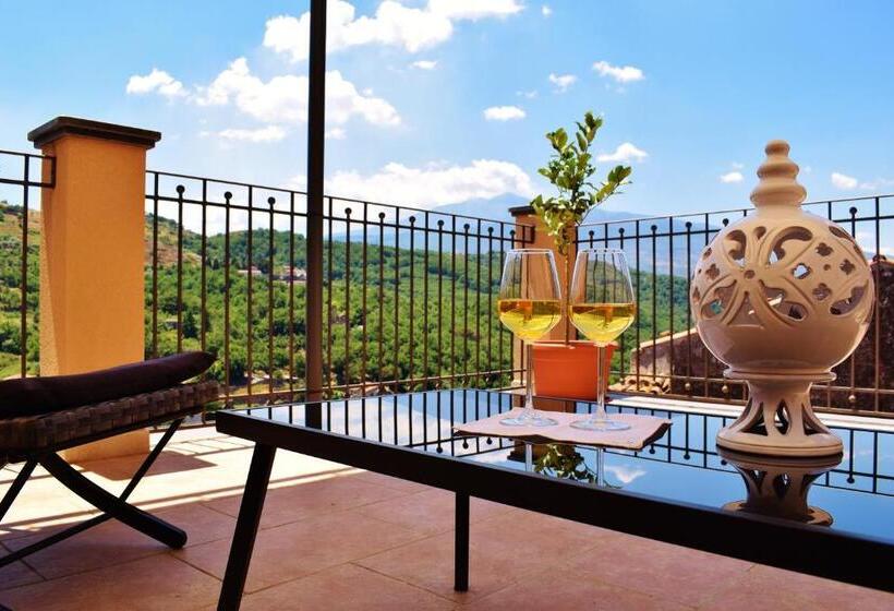 سوئیت جونیور با تراس, Cento Tari' Guest House