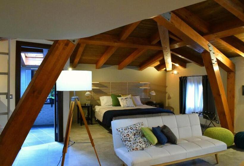 سوئیت جونیور با تراس, Cento Tari' Guest House