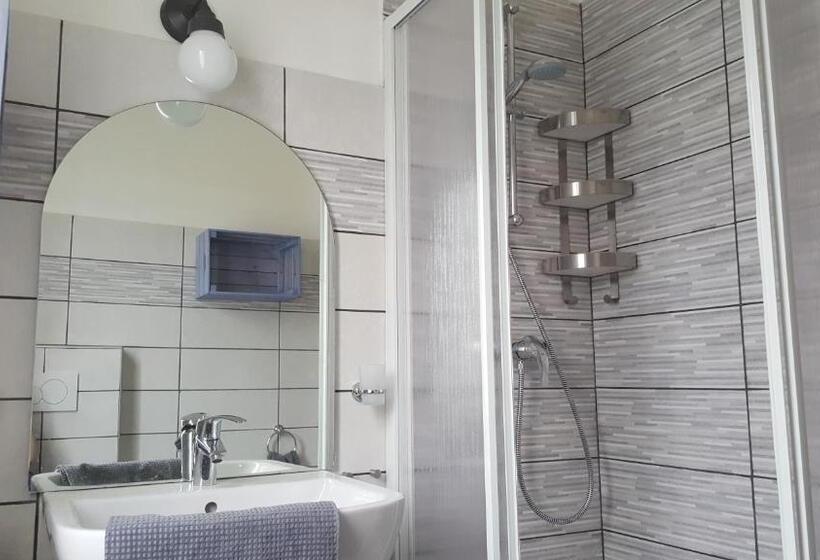 اتاق استاندارد با سرویس بهداشتی مشترک, Locanda La Tana Del Luppolo