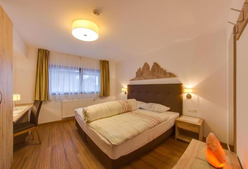 آپارتمان 2 خوابه, Residence Silvia