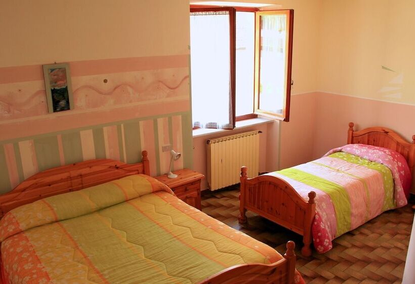 اتاق استاندارد سه نفره, Agriturismo La Praduscella