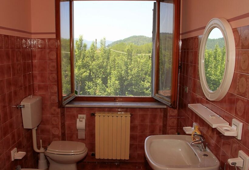 اتاق استاندارد چهار تخته, Agriturismo La Praduscella
