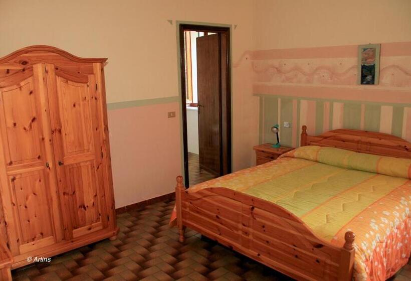 اتاق استاندارد سه نفره, Agriturismo La Praduscella