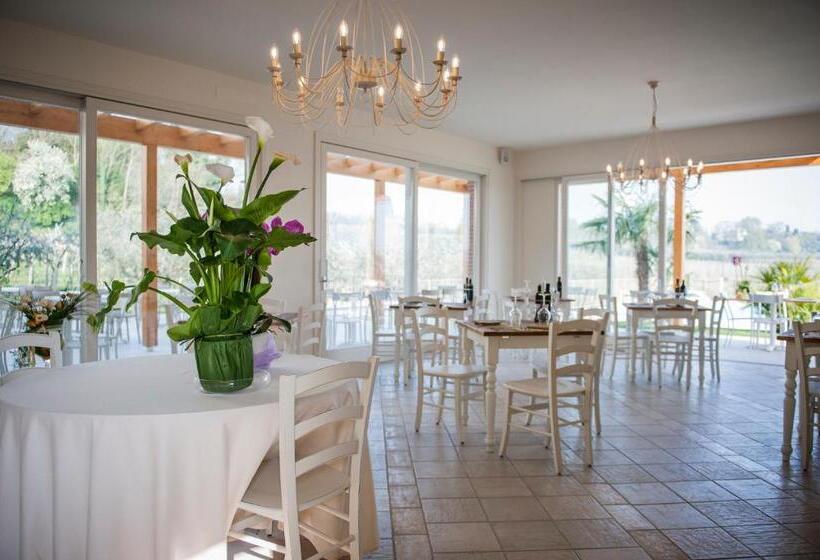 اتاق استاندارد, Locanda Corte Montioni