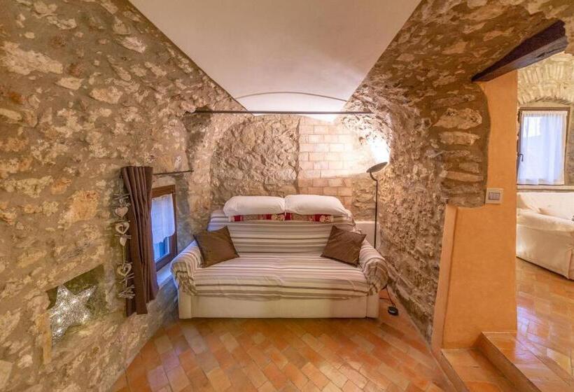 آپارتمان 1 خوابه با تراس, Agriturismo C'era Una Volta