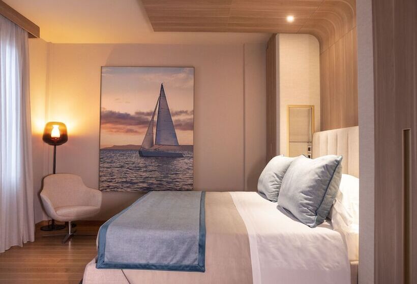 سوییت با چشمانداز دریا, Miramare Suites