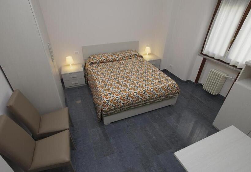 اتاق استاندارد, Italy Inn