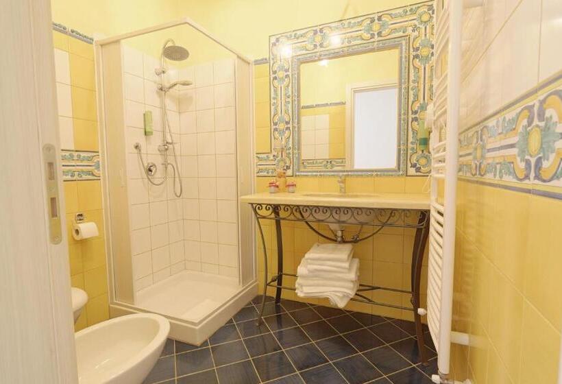 اتاق استاندارد سه نفره, Agriturismo Feudo Muxarello
