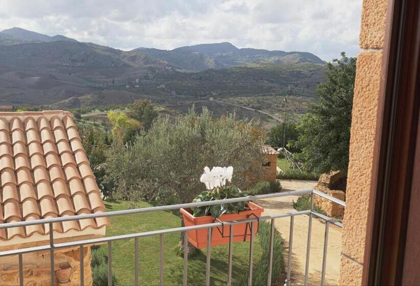 اتاق استاندارد سه نفره, Agriturismo Feudo Muxarello