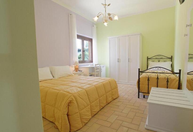 اتاق استاندارد سه نفره, Agriturismo Feudo Muxarello