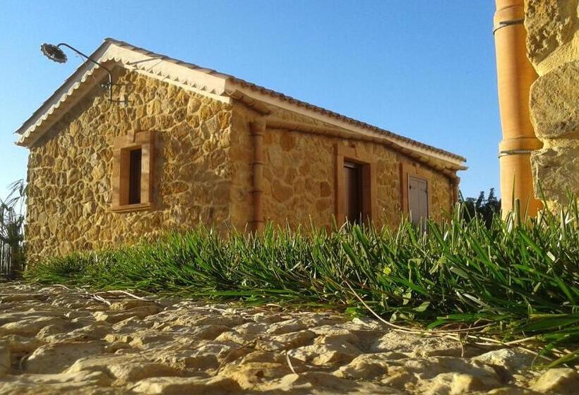 اتاق خانوادگی, Agriturismo Feudo Muxarello