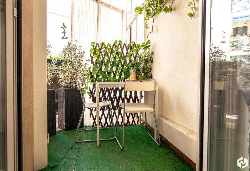 اتاق استاندارد, Daydreaming House