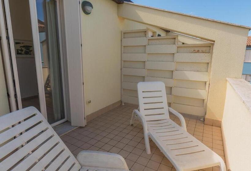 آپارتمان 2 خوابه با چشم‌انداز دریا, Residence Marina Salivoli